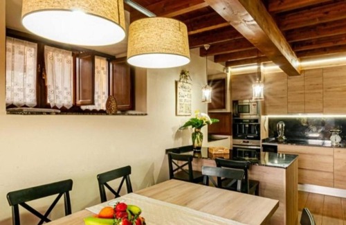 Loro House | Country House 'Hortensia' with Mountain View, Private Terrace and Wi-Fi