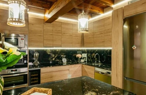 Loro House | Country House 'Hortensia' with Mountain View, Private Terrace and Wi-Fi