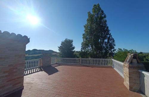 Monte Vidon Combatte Villa | Country House "I luoghi dell' anima"con piscina e giardino