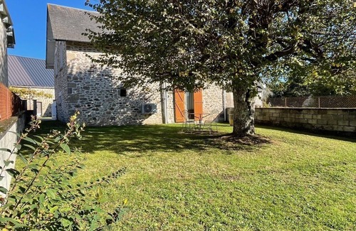 Peyrissac House | Country house in Corrèze 2 Bedrooms with GARDEN furnished Vintage