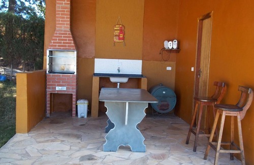 Paruru House | Country house in gated community in Ibiúna, with pool and barbecue.