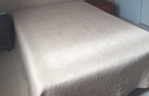 Paruru House | Country house in gated community in Ibiúna, with pool and barbecue.