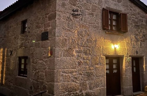 Fundao Cottage | Country house in historic village, traditional granite house/Castelo Novo.