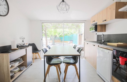Velleron House | Country house in the heart of Provence with private pool and fenced garden