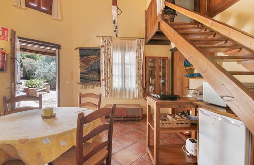 El Campillo House | Country House 'Jara' with Mountain View, Shared Pool and Shared Garden