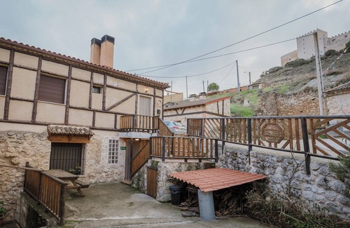 Curiel House | Country House 'Las Tercias De Curiel' with Mountain View and Wi-Fi