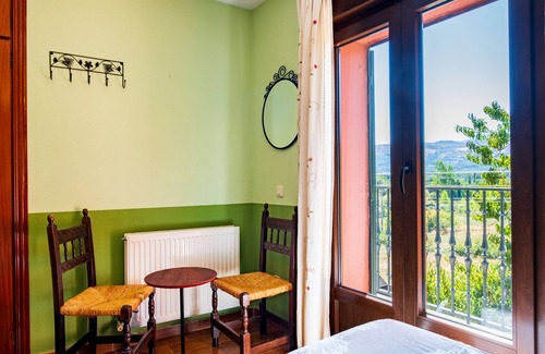 Solana de Avila House | Country House 'La Covacha' with Mountain View, Private Garden and Wi-Fi