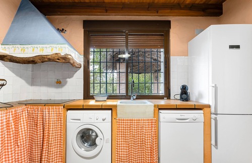 Catral House | Country House 'La Carrasca' with Private Pool, Private Terrace and Wi-Fi