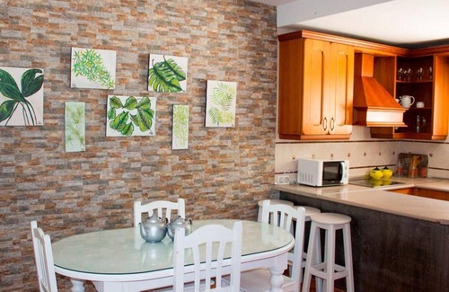 Cazorla House | Country House 'La Casa De La Piscina' with Mountain View, Wi-Fi and Air Conditioning