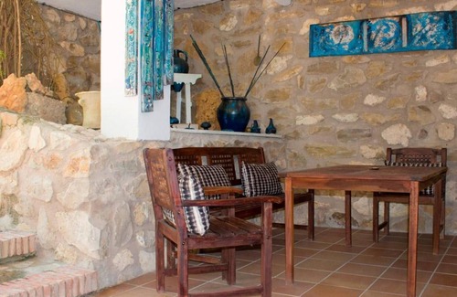 Cazorla House | Country House 'La Casa De La Piscina' with Mountain View, Wi-Fi and Air Conditioning