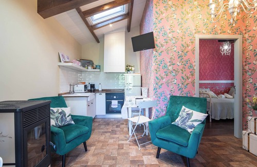 Catasol House | Country House 'La Caseta De Laura' with Shared Garden and Wi-Fi