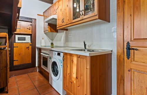 Tornon House | Country House 'La Casina Del Fresnu' with Shared Garden, Balcony and Wi-Fi