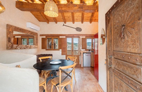 Olba House | Country House 'La Casuna De La Una' with Mountain View, Private Terrace and Wi-Fi