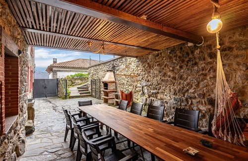 Lena House | Country House 'La Cerra' with Mountain View, Private Pool and Wi-Fi