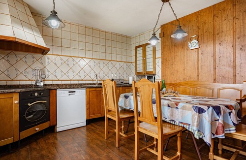 Premio House | Country House 'La Escuela De Premio' with Shared Terrace, Private Garden and Wi-Fi