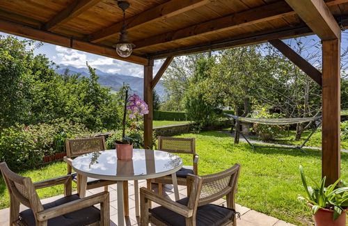 Llenin House | Country House 'La Casita De Heidi' with Mountain View, Private Terrace and Wi-Fi
