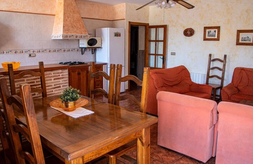 Caravaca de la Cruz House | Country House 'La Escuela Caravaca' with Mountain View, Wi-Fi and Air Conditioning