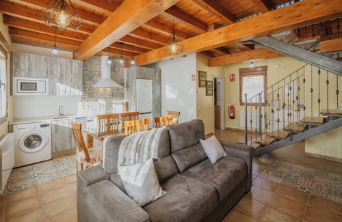 Santibanez del Val House | Country House 'La Mira' with Mountain View, Private Terrace and Wi-Fi