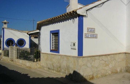 Majada del Moro House | Country House 'La Noria' with Private Pool, Wi-Fi and Air Conditioning