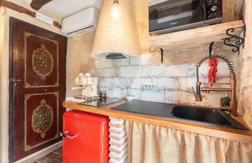 Olba House | Country House 'La Pequeña Cantonesa' with Mountain View, Balcony and Air Conditioning