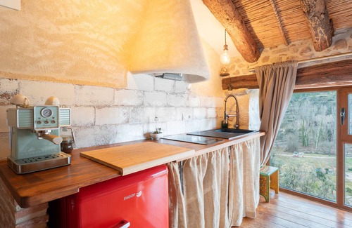 Olba House | Country House 'La Pequeña Cantonesa' with Mountain View, Balcony and Air Conditioning