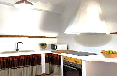 Hinojares House | Country House 'La Rosita Alojamiento Rural' with Mountain View, Wi-Fi and Air Conditioning