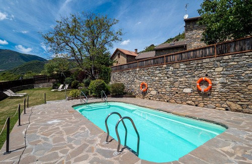Lardies House | Country House 'La Solana' with Mountain View, Shared Pool and Wi-Fi