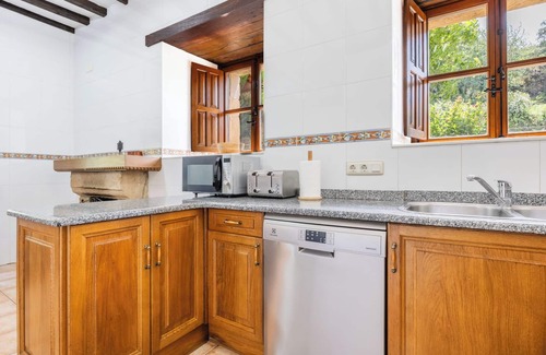 Perrozo House | Country House 'La Torre De Perrozo' with Mountain View, Private Garden and Balcony