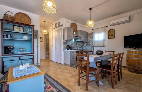 Sorso Ski Chalet | Country House 'La Valle degli Ulivi' with Mountain View, Wi-Fi and Air Conditioning