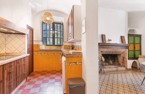 La Nava House | Country House 'Las Cabrillas La Nava' with Mountain View, Private Pool and Air Conditioning