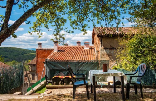 Candelario House | Country House 'Las Puentes 2' with Mountain View, Private Garden and Wi-Fi