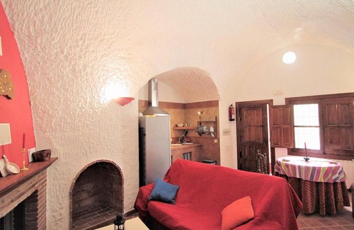 Benalua de Guadix House | Country House 'Los Cerezos' with Shared Pool, Wi-Fi and Air Conditioning