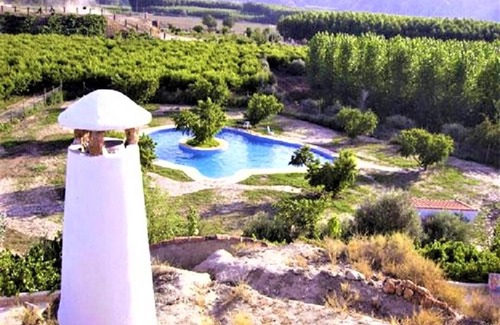 Benalua de Guadix House | Country House 'Los Cerezos' with Shared Pool, Wi-Fi and Air Conditioning