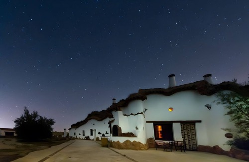Benalua de Guadix House | Country House 'Los Cerezos' with Shared Pool, Wi-Fi and Air Conditioning
