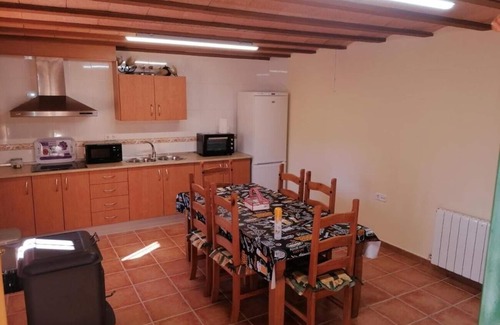 Mazuza Villa | Country House 'Los Ferreles 7 Dormitorios' with Mountain View, Shared Pool and Wi-Fi