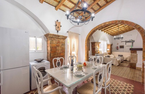 Penaflor House | Country House 'Los Mellizos' with Private Pool, Wi-Fi and Air Conditioning