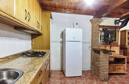 Burunchel House | Country House 'Los Rosales' with Private Pool and Private Garden