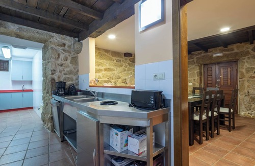 Salvaterra de Mino House | Country House 'Lugar Da Xacra' with Private Terrace, Private Garden and Wi-Fi