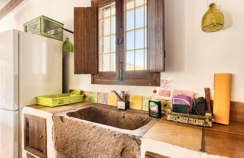 Monovar House | Country House 'Madara' with Mountain Views, Private Pool and Wi-Fi