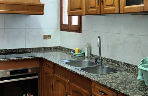 Lleida Villa | Country House 'Marina' with Private Terrace, Private Garden and Wi-Fi