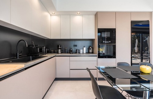 Archangelos Villa | Country House 'Mb Luxury' with Mountain View, Wi-Fi and Air Conditioning