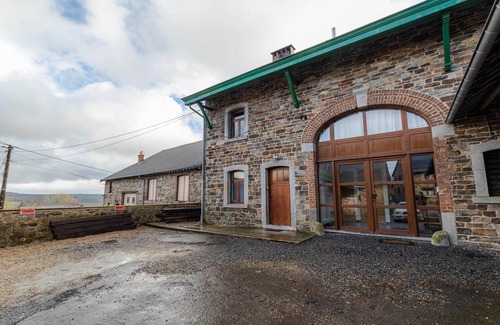 Stoumont House | Country House near Coo Waterfalls with Jacuzzi
