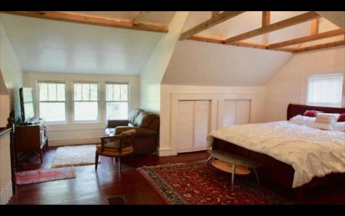 Independence House | - Country House on 1 Acre 4 Beds Great for Events or a quiet weekend!