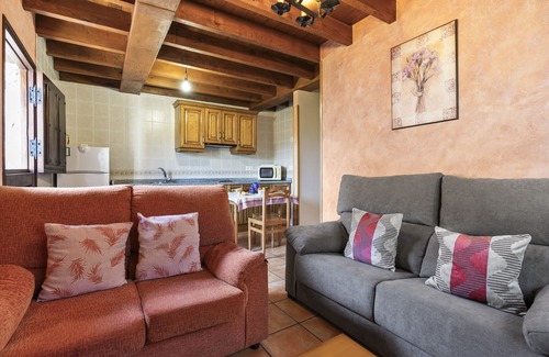 Llenin House | Country House 'Orandi' with Mountain View, Shared Garden and Wi-Fi