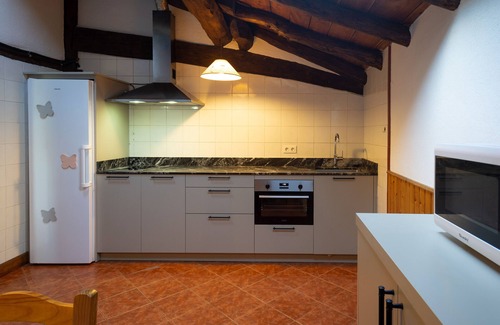 Guipuzcoa Province House | Country House 'Pagorriaga' with Mountain View, Shared Terrace and Wi-Fi