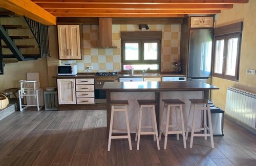 Gavilanes House | Country House 'Paraje Navazos' with Mountain View, Private Pool and Wi-Fi