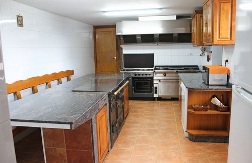 Chantada House | Country House 'Portomeñe' with Mountain View, Private Garden and Wi-Fi