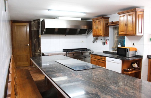 Chantada House | Country House 'Portomeñe' with Mountain View, Private Garden and Wi-Fi
