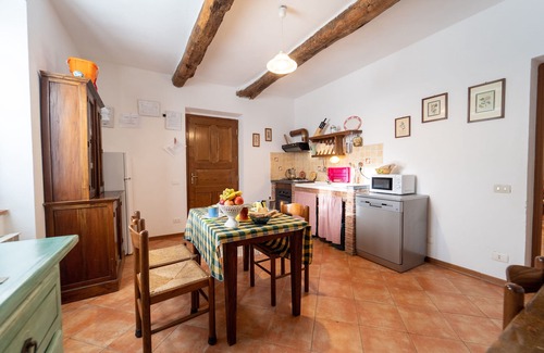 Mologno House | Country house, private pool, garden, wi-fi free