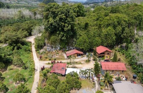Gua Musang House | Country house Pulai Holiday Village